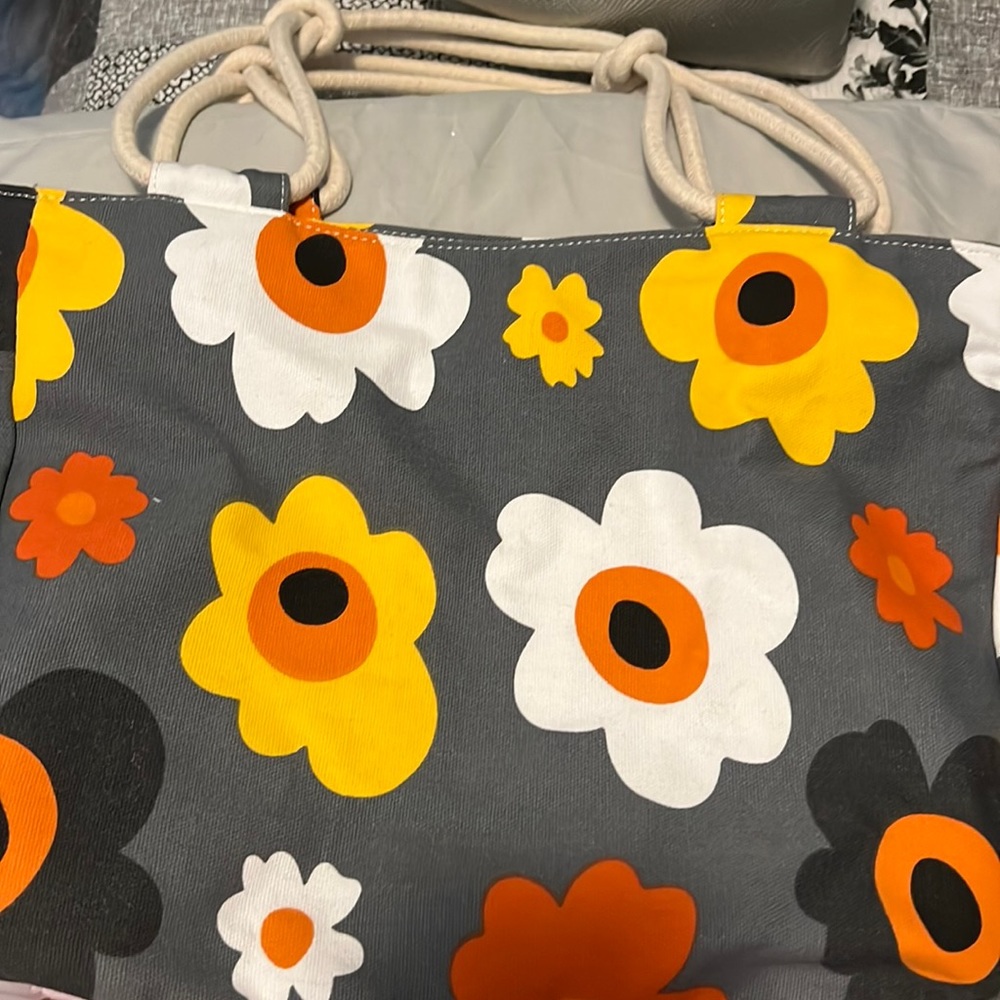 Lady’s tote bag